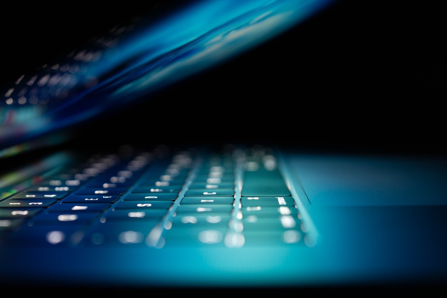 Jak cyberbezpieczeństwo wpływa na życie seniorów?